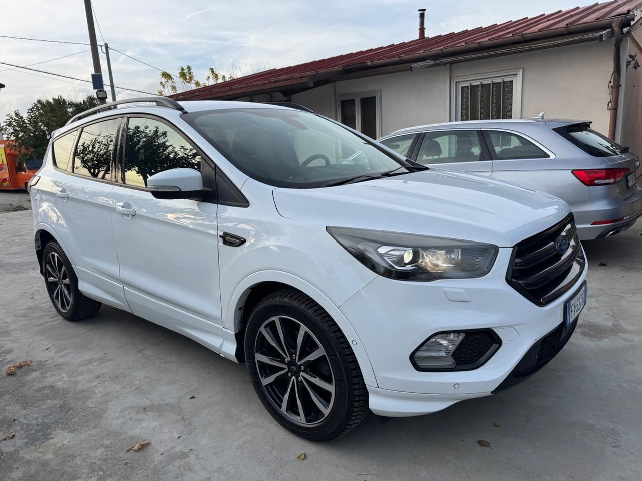 Ford Kuga 1.5 TDCI 120 CV S&S 2WD ST-Line