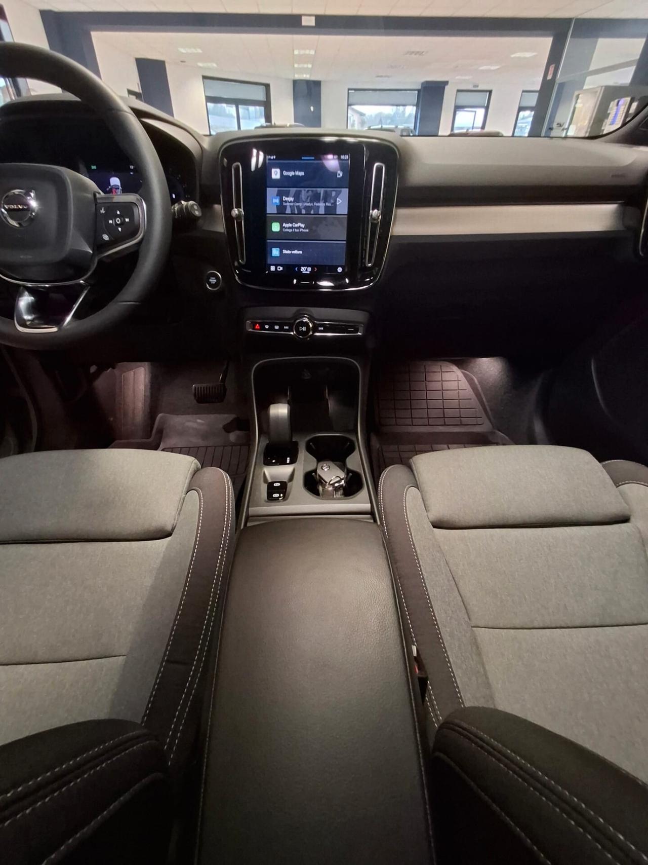 Volvo XC40 B3 automatico Ultimate Dark