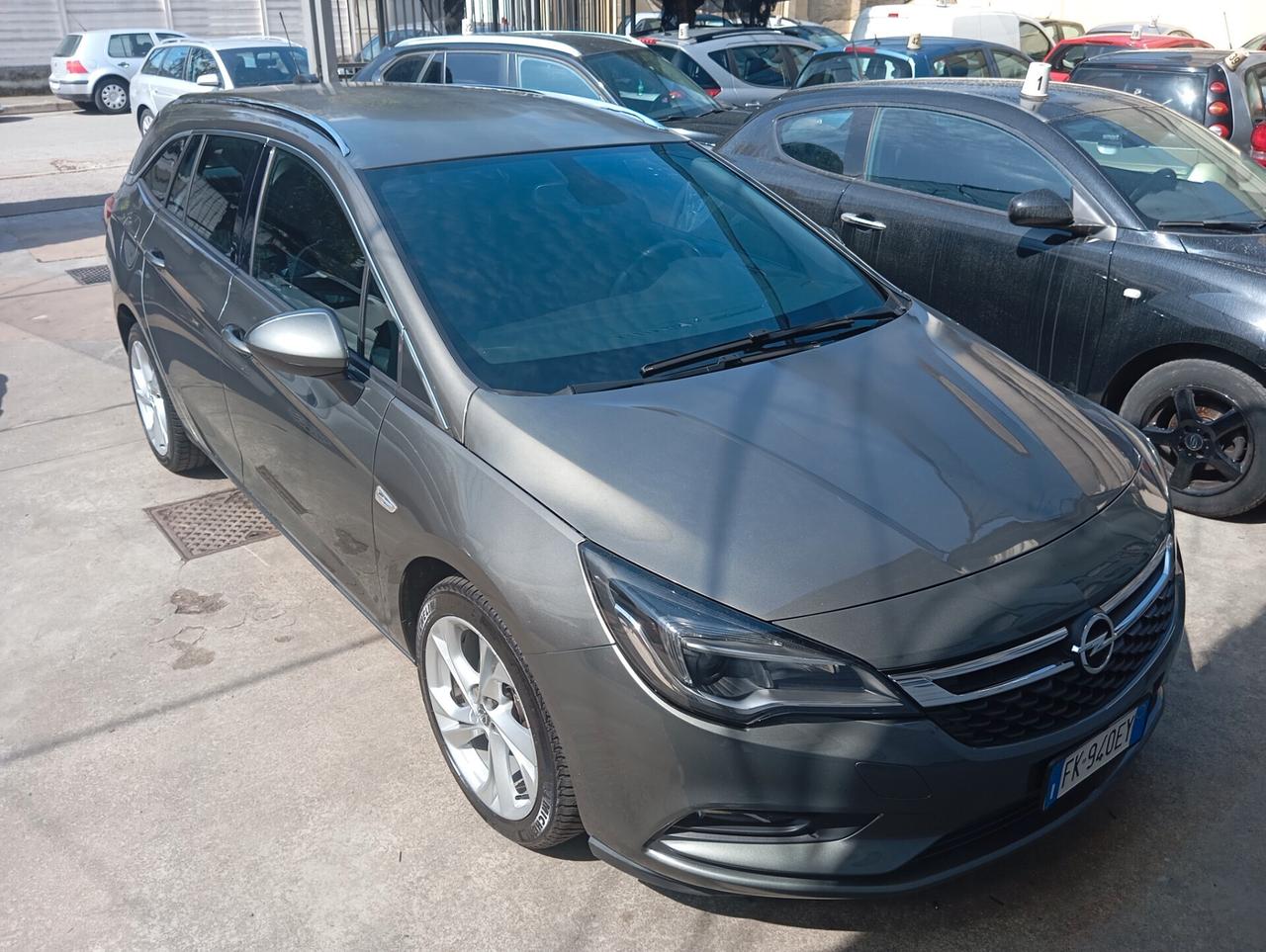 Opel Astra 1.6 CDTi 110CV 5 porte permute