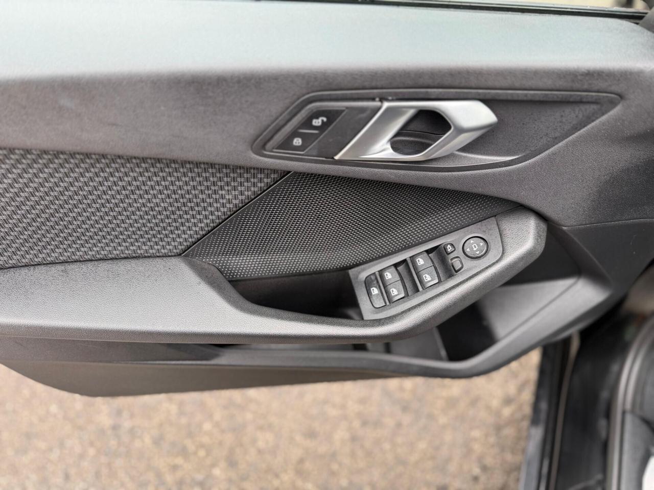 Bmw 116 116d 5p. Business Advantage