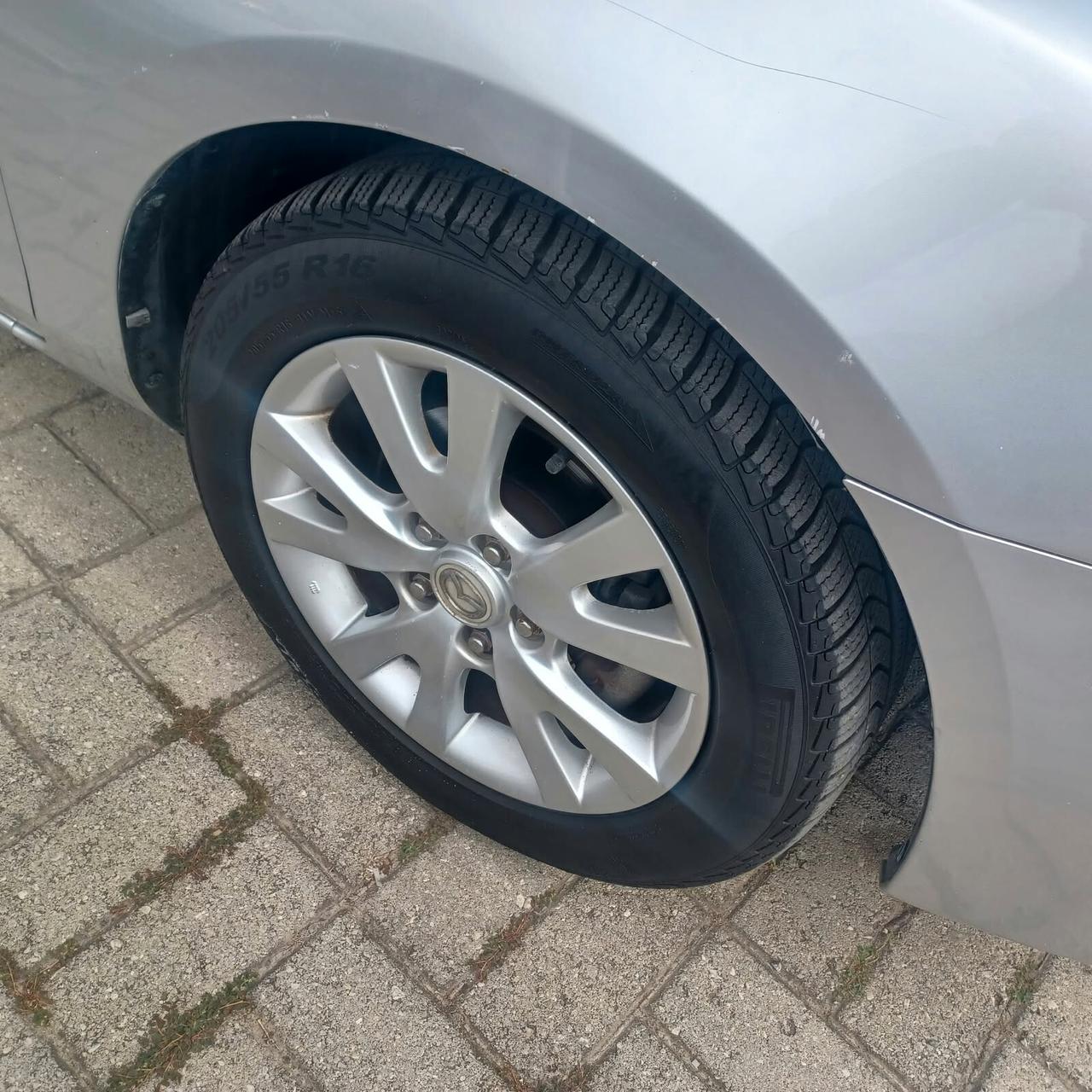 110.118 MAZDA 3 SEMBRA NUOVA OK NEOPATENTATI