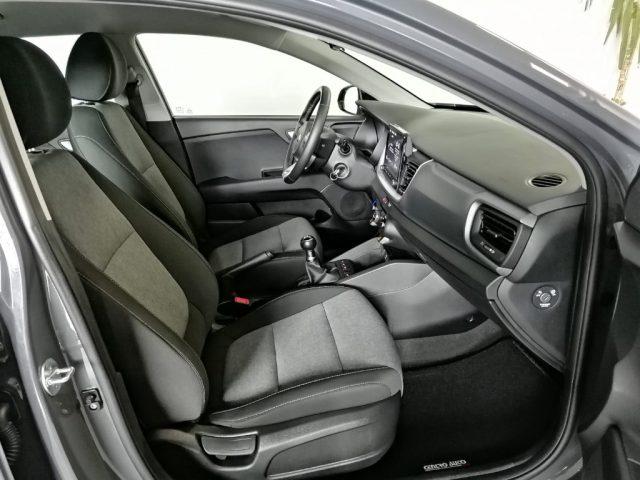 KIA Stonic 1.2 DPI Silver