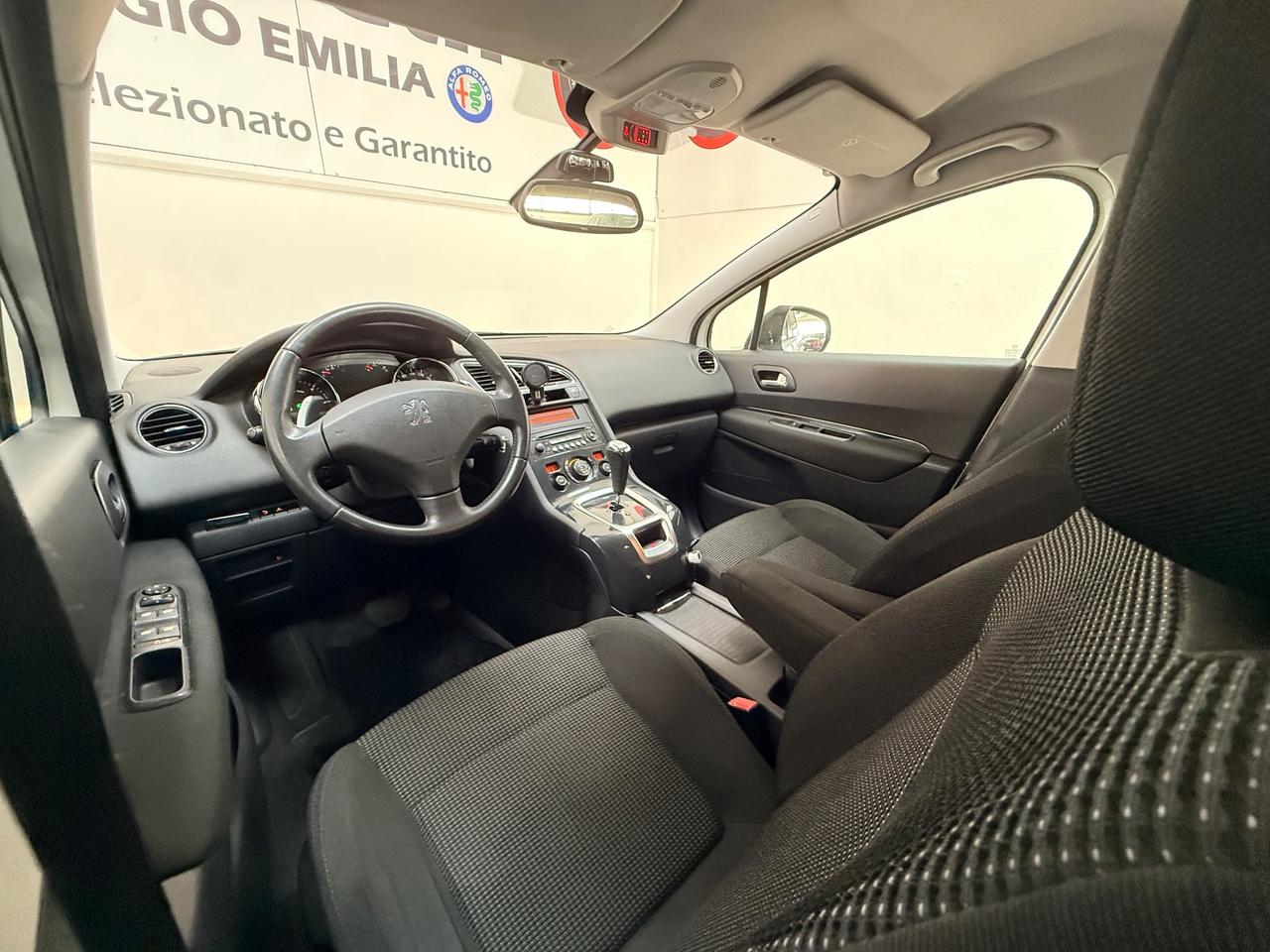 Peugeot 5008 1.6 HDi 112CV cambio robotizzato Féline 05/2011 Euro 5 Neopatentati