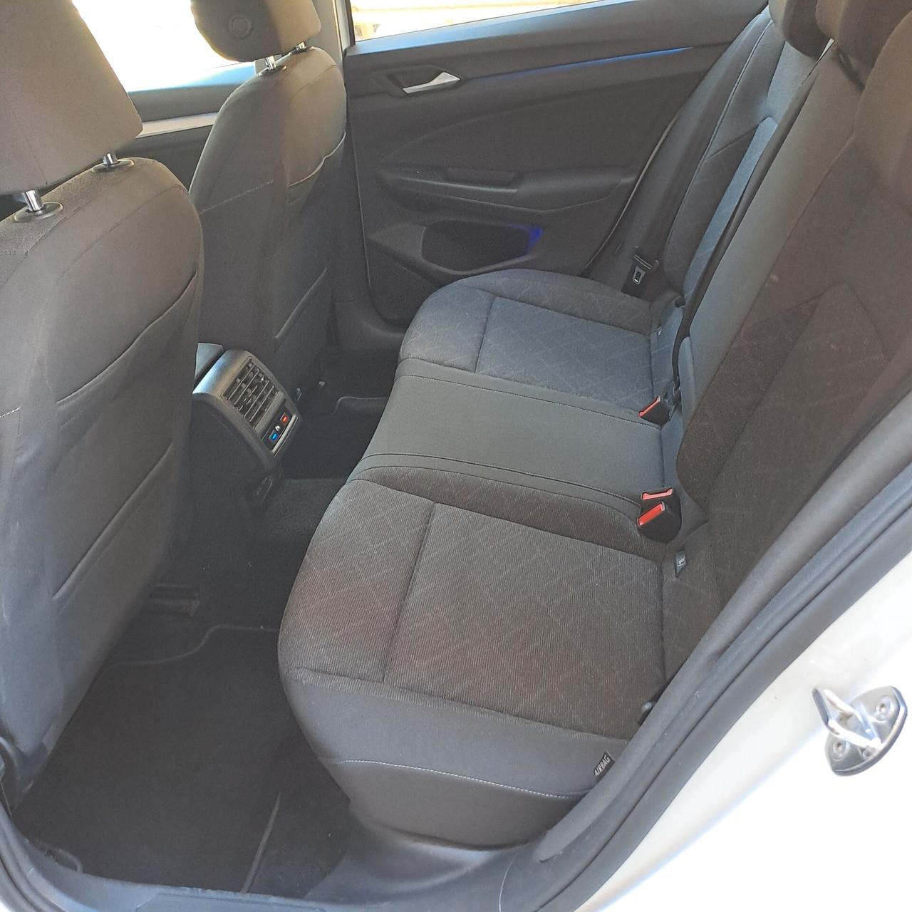 VW GOLF 8- 2.0 TDI - FULL OPT -NEOPATENTATI