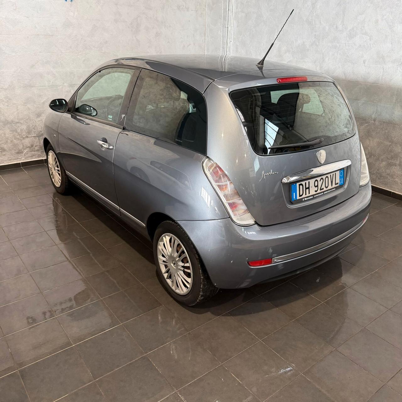 Lancia Ypsilon Benzina Neopatentati