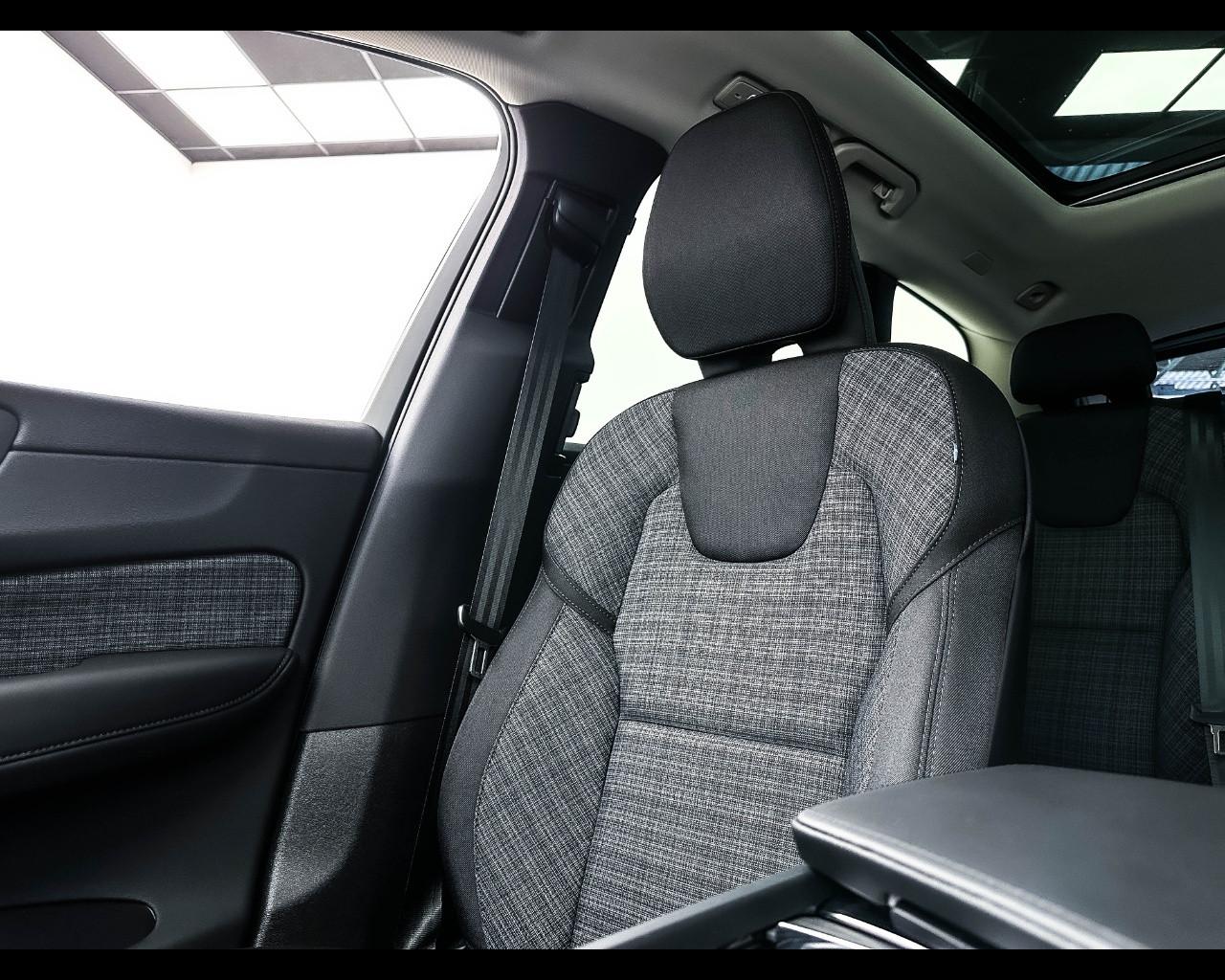 VOLVO XC60 (2017-->) - XC60 T6 Plug-in hybrid AWD automatico Plus Bright