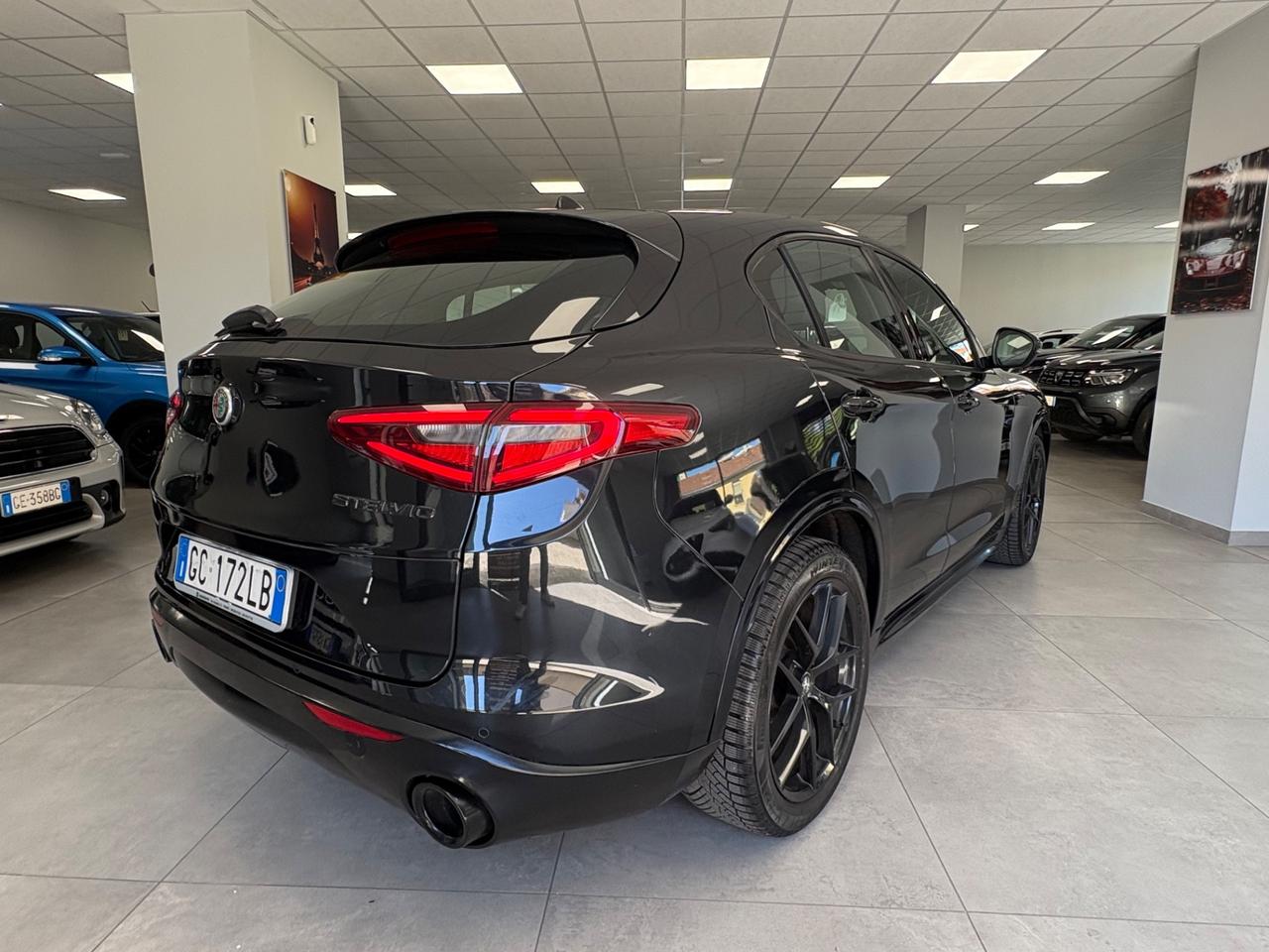 Stelvio Veloce 2.0 280CV 2020 km91000 Total black