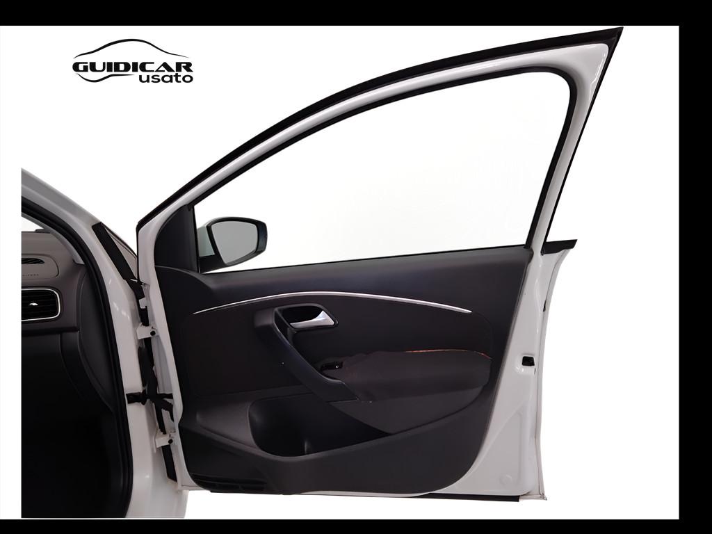 VOLKSWAGEN Polo V 2014 - Polo 5p 1.0 mpi Comfortline 75cv