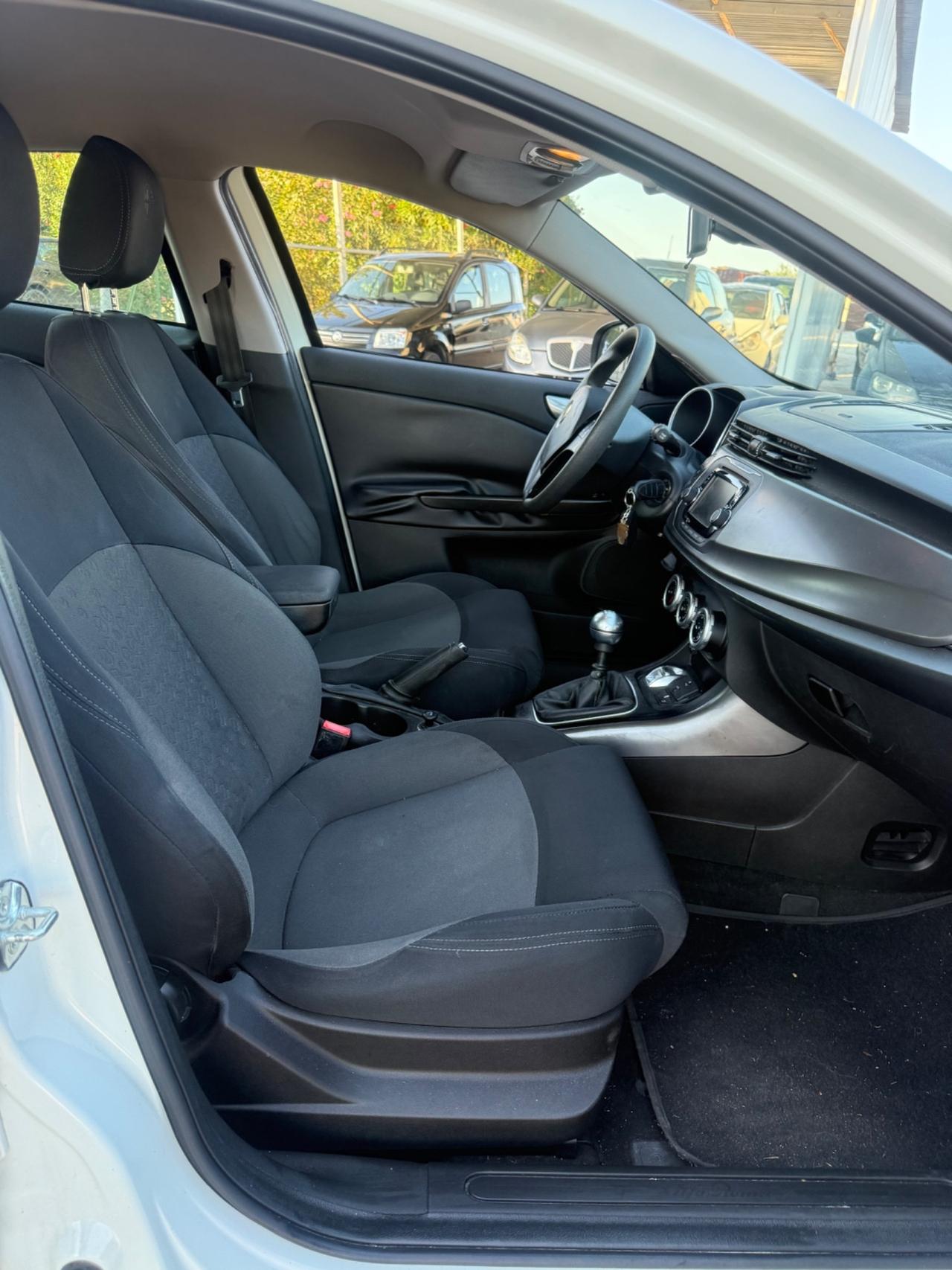 Alfa Giulietta Turbo Benzina Metano EURO6B Neopatentati