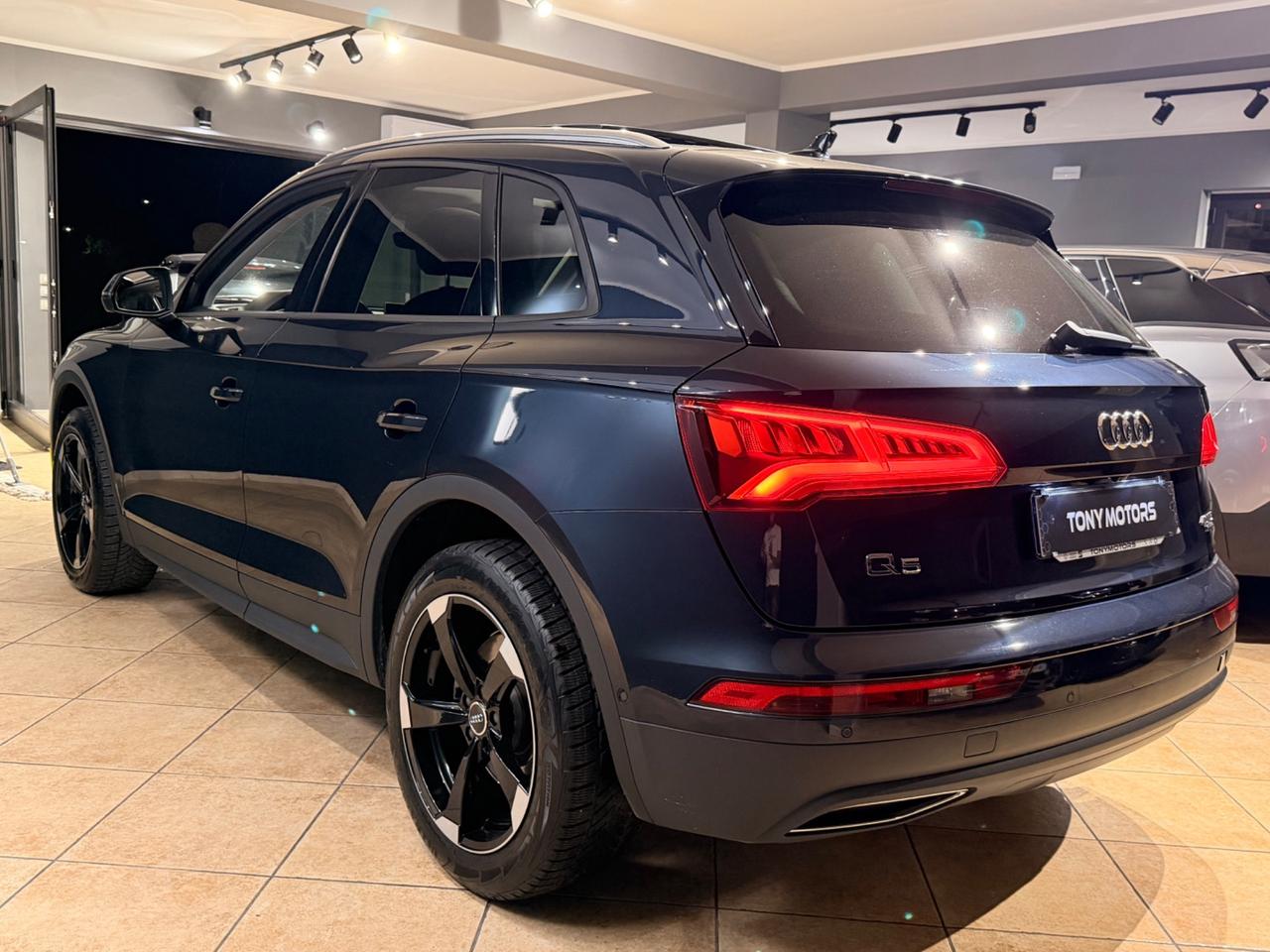 Audi Q5 40 TDI quattro S tronic Business Design