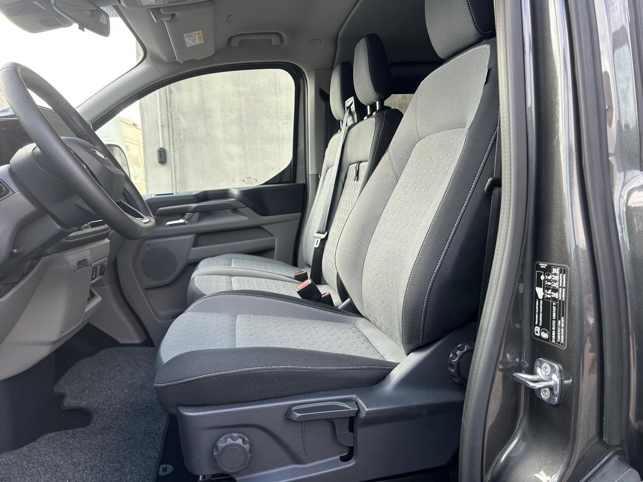 Ford Tourneo Custom Ibrido Plug-in 9 POSTI