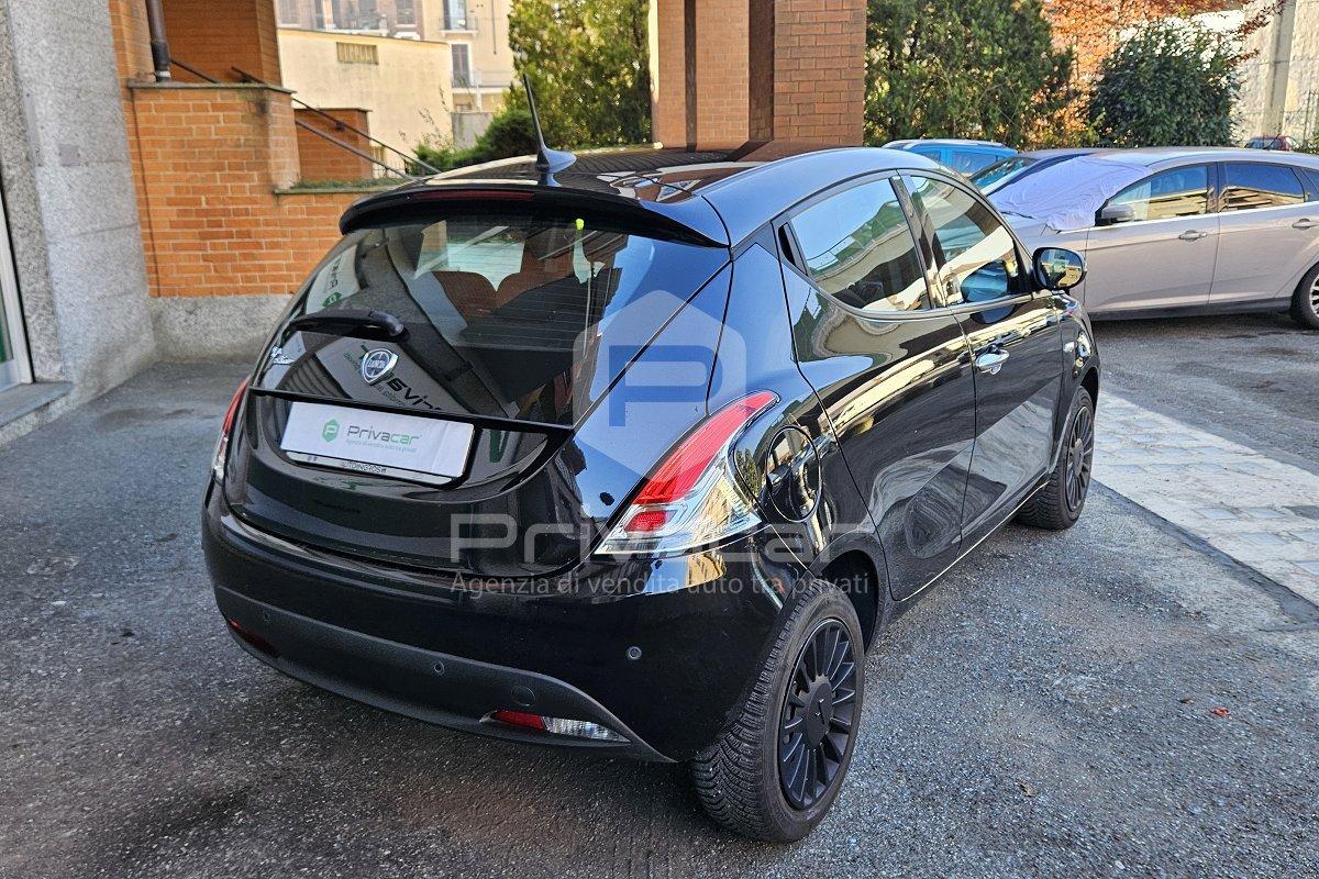 LANCIA Ypsilon 1.2 69 CV 5 porte GPL Ecochic Silver