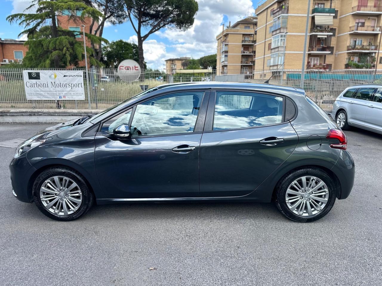 Peugeot 208 PureTech 82 5 porte Allure