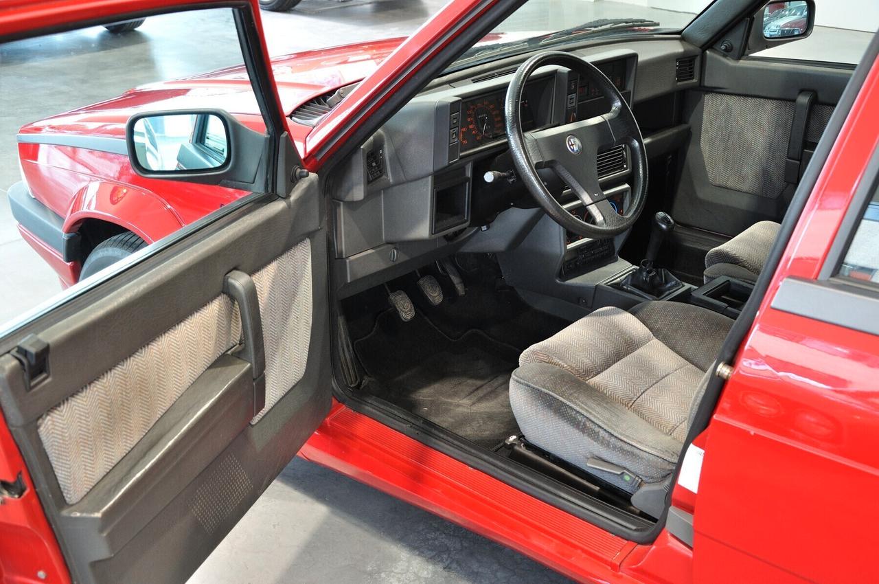 Alfa Romeo 75 2.0i Twin Spark Prima serie Rosso CRS