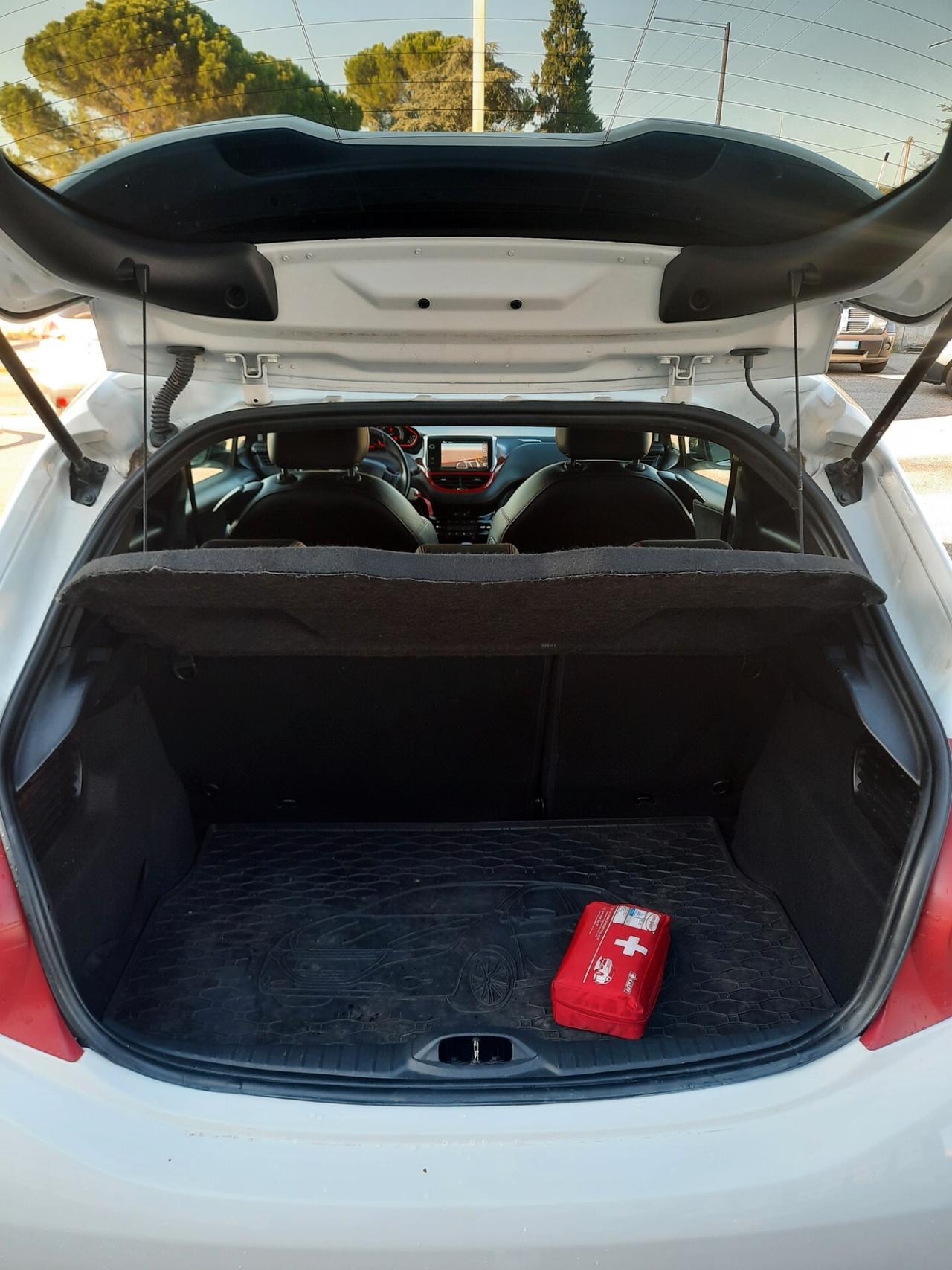 Peugeot 208 1.6 THP 200 CV 3 porte GTi