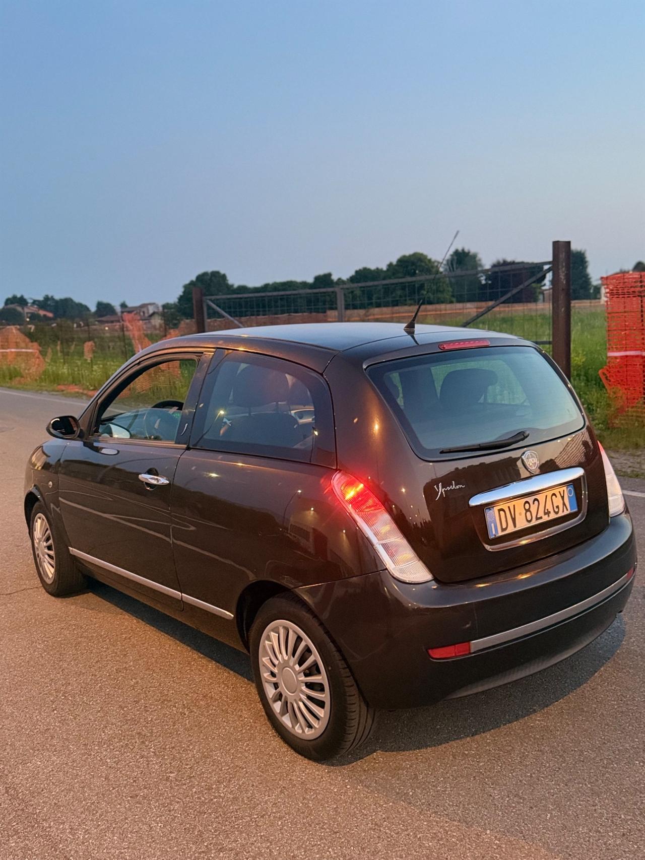 Lancia Ypsilon 1.2 Argento Ecochic GPL