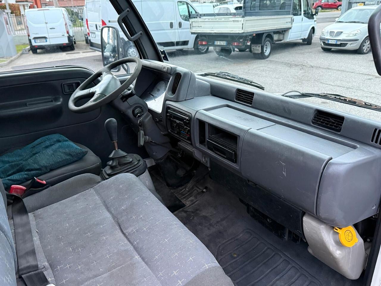 NISSAN Cabstar .35 3.0 Tdi 120 CV CASSONE FISSO