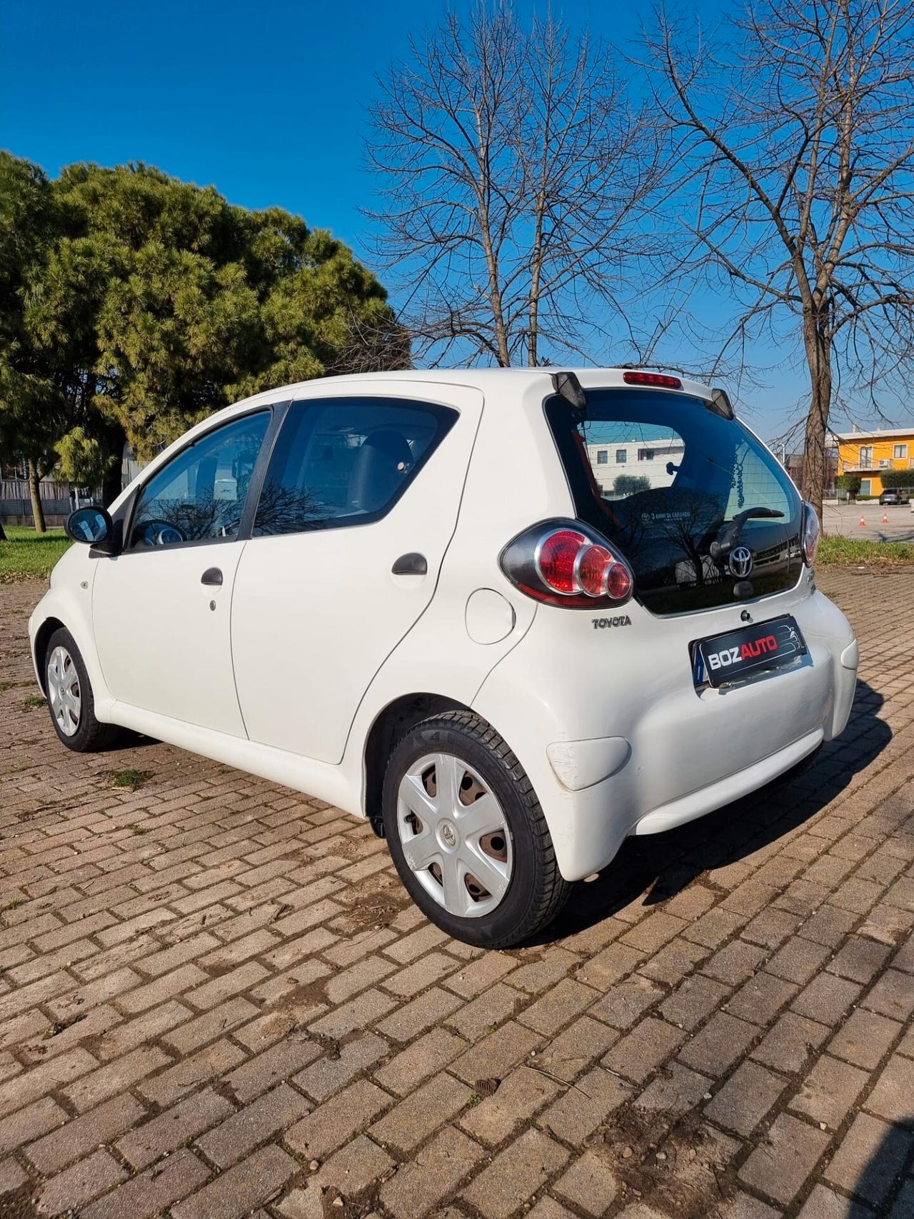 Toyota Aygo 1.0 12V VVT-i 5 porte benzina per neopatentati