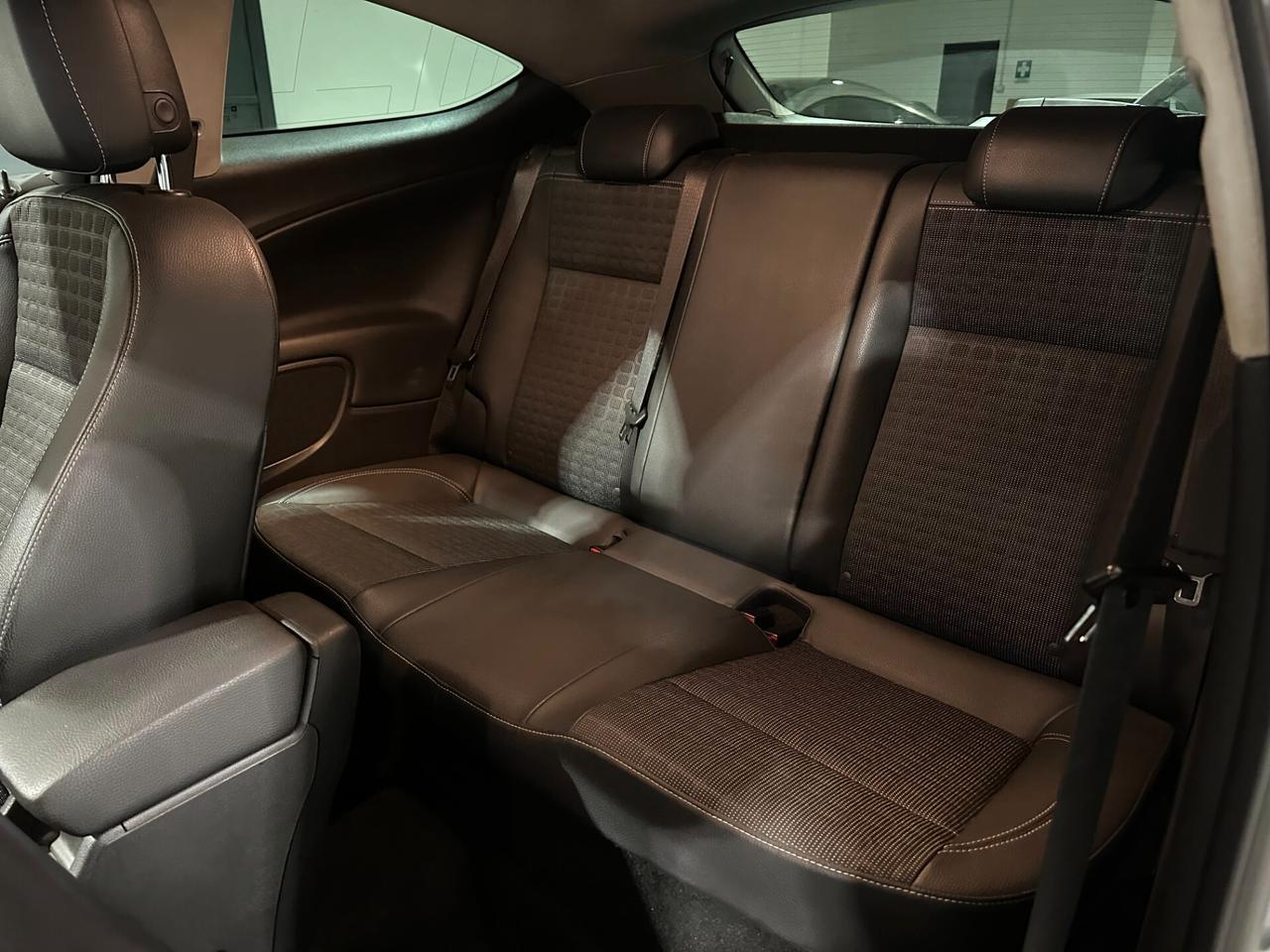 Opel Astra GTC 2.0 CDTI 165CV 3 porte Cosmo - DISTRIBUZIONE FATTA