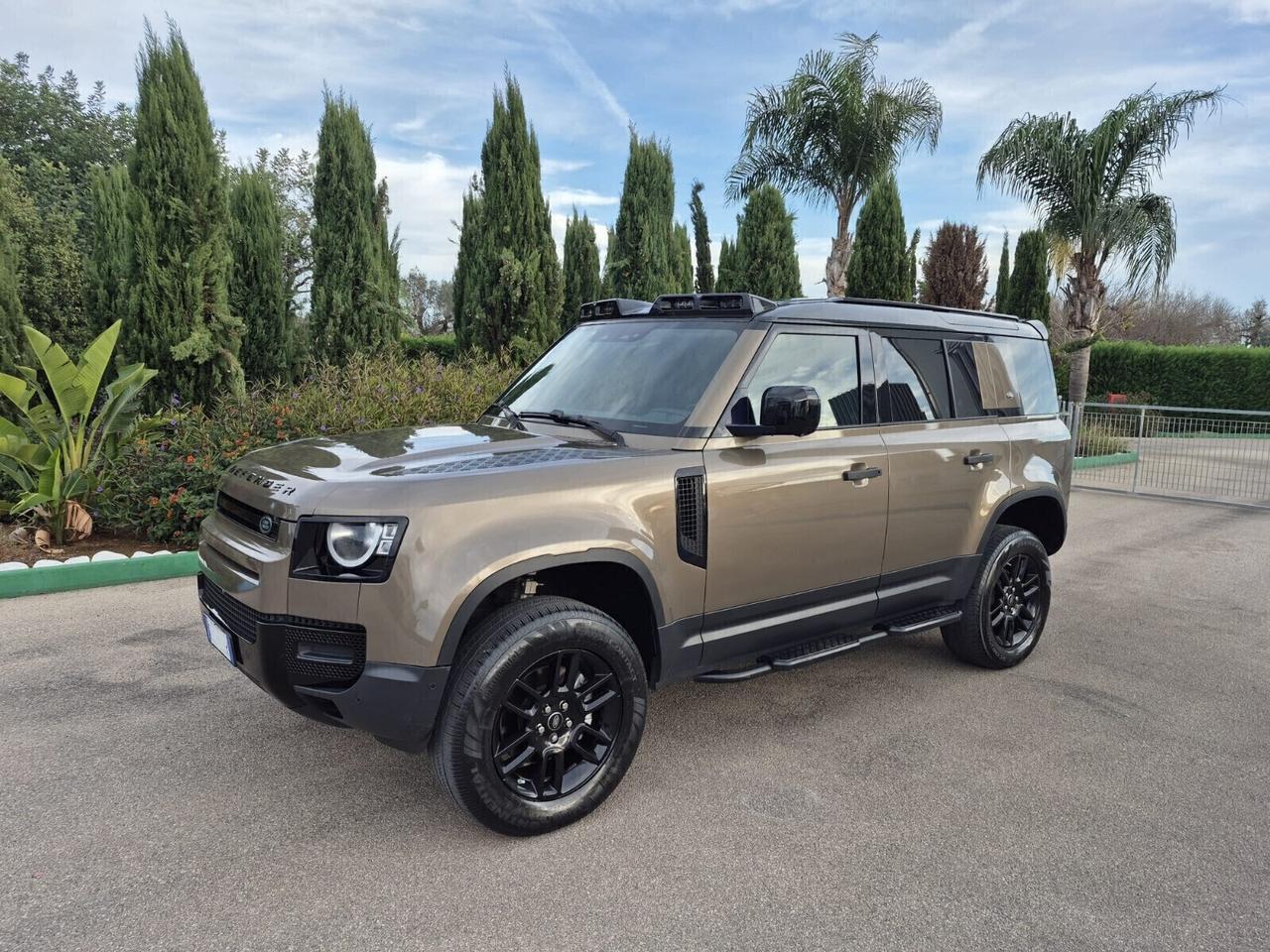 LAND ROVER DEFENDER 110 2.0 240 Cv TETTO APRIBILE 7 POSTI -8-2020