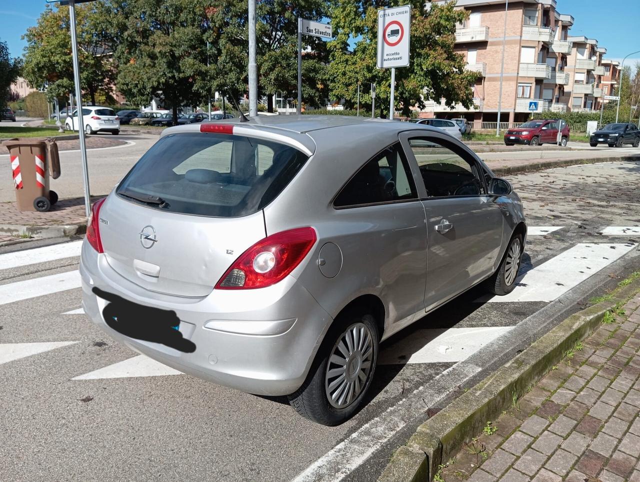 Opel Corsa 1.2 3 porte Club