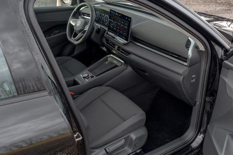 Volkswagen T-Roc 1.5 eTSI Life DSG NAVI LED CAMERA 2026