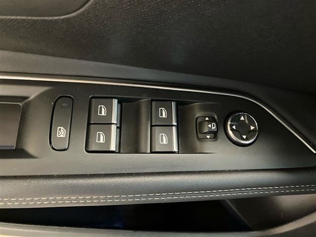 PEUGEOT 3008 1.6 HYBRID PHEV 225cv GT e-EAT8