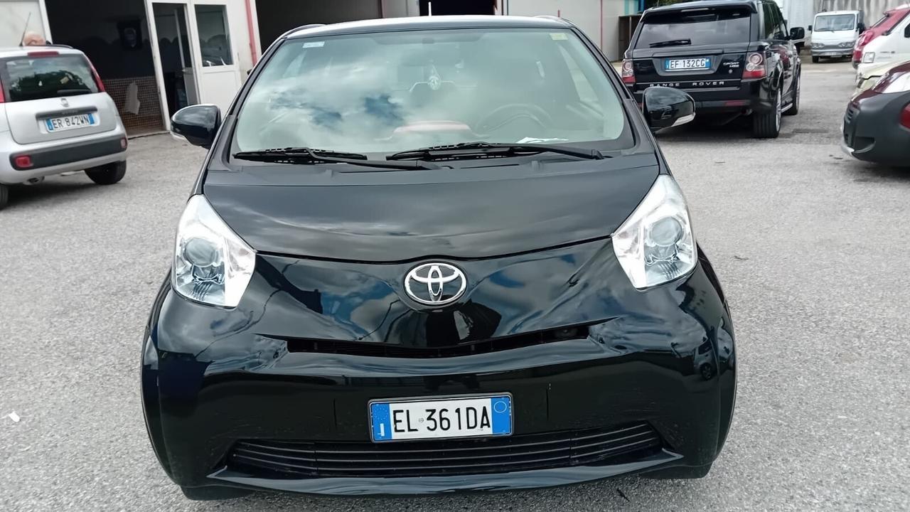 Toyota iQ-1.0 benz-cambio manuale -full-2012