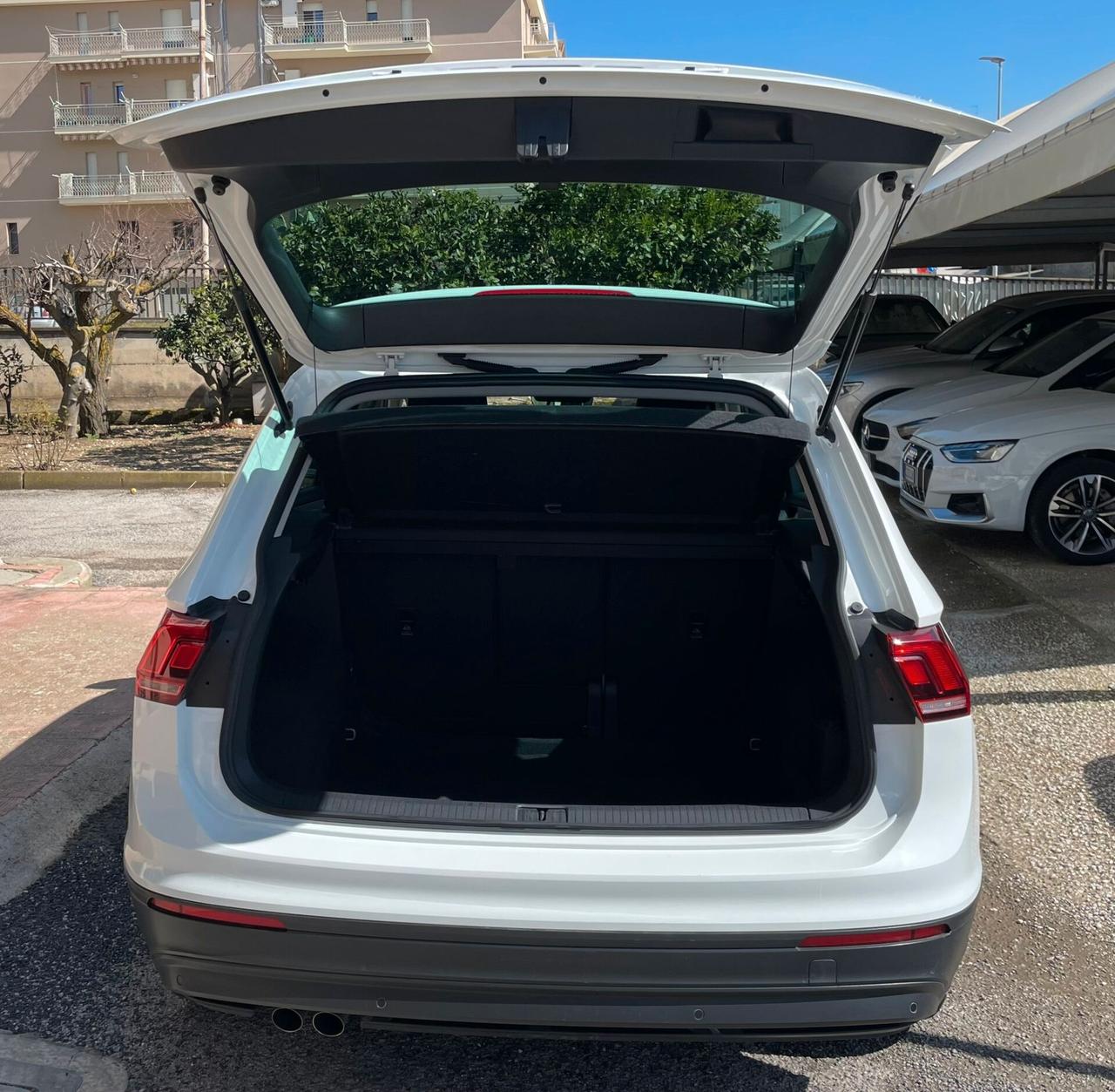 Volkswagen Tiguan 2.0 TDI SCR Business BlueMotion