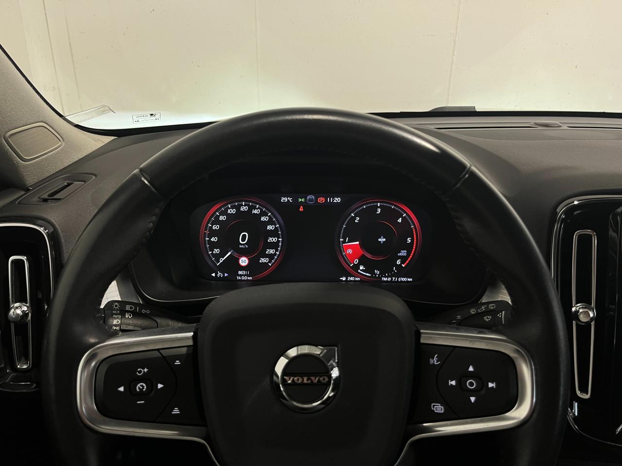 VOLVO XC40 2.0 D3 BUSINESS PLUSS