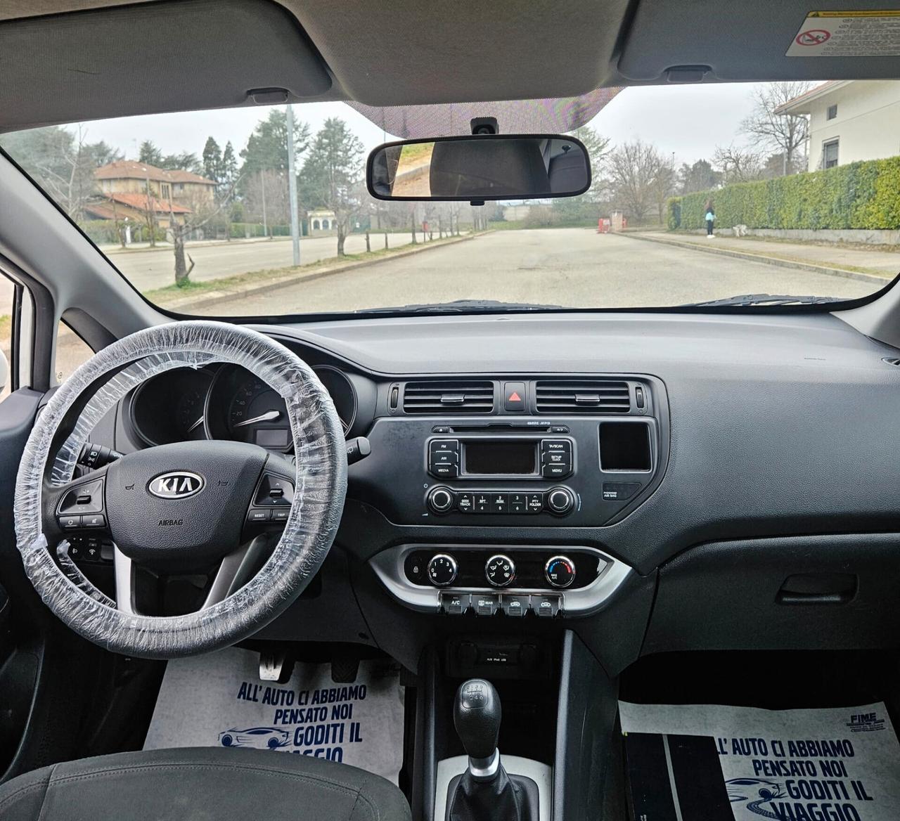Kia Rio 1.4 CRDi NEOPATENTATI