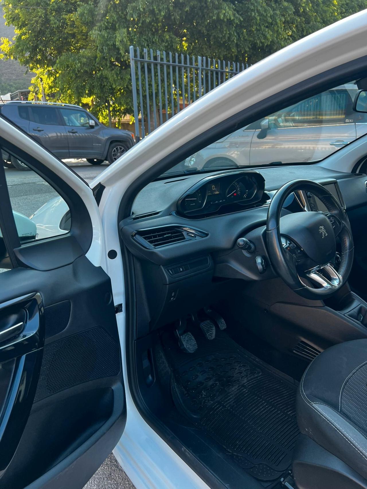 Peugeot 208 BlueHDi 75 5 porte Allure