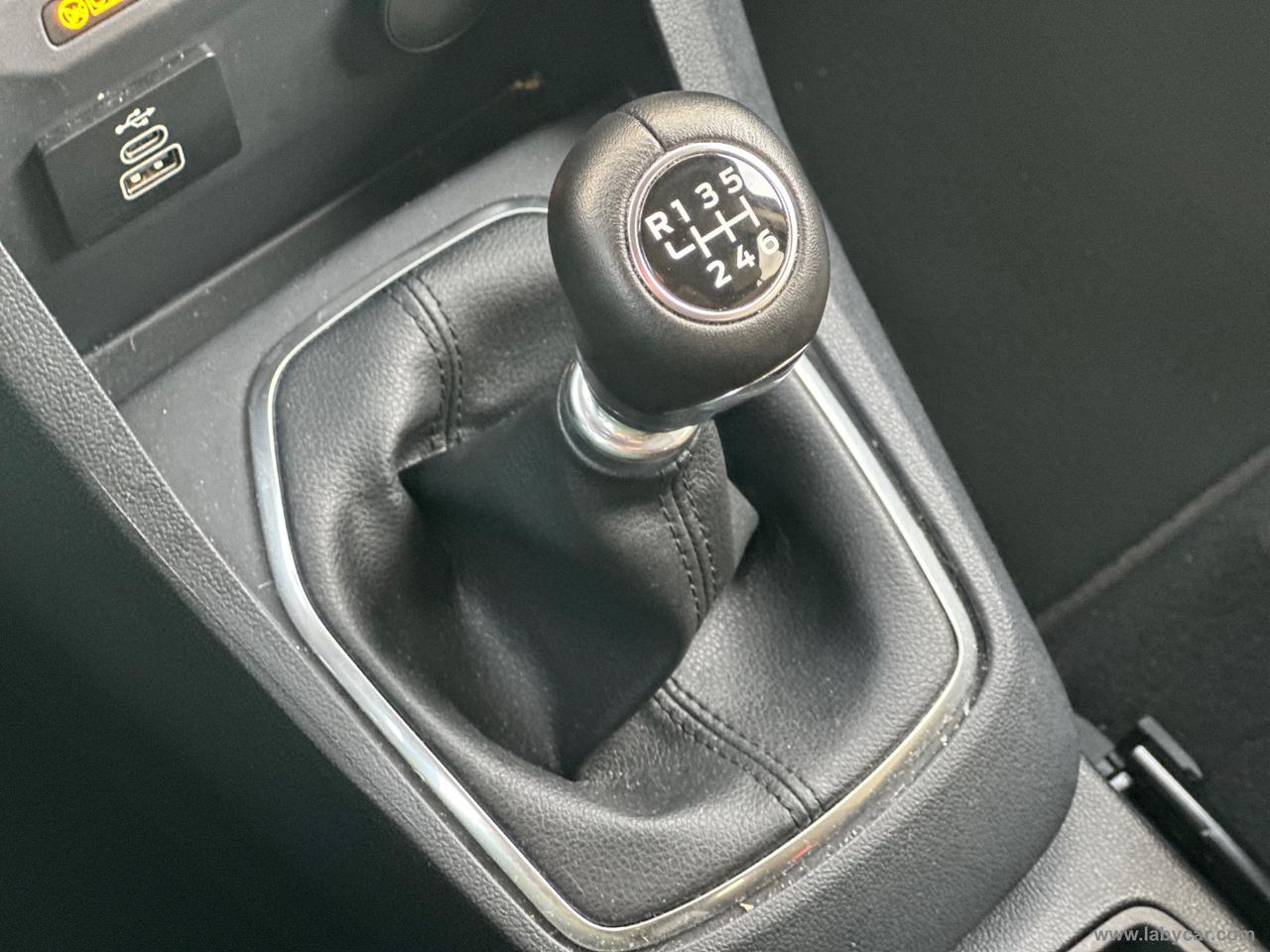 FORD Tourneo Courier 1.0 EcoBoost Titanium