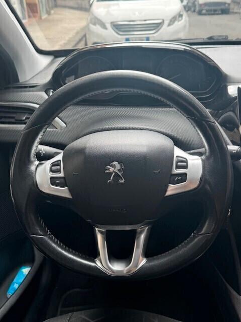 Peugeot 2008 1.6 HDi -Turbo Diesel - 2015