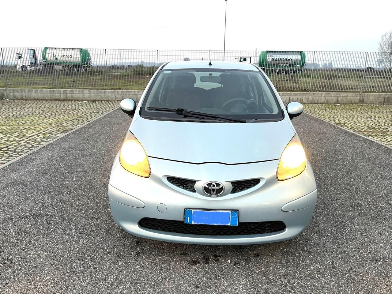 Toyota Aygo 1.0 12V VVT-i 5 porte Sol