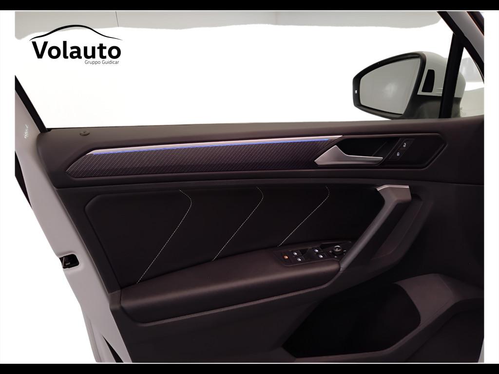 VOLKSWAGEN Tiguan II 2021 - Tiguan 1.5 tsi R-Line 150cv dsg