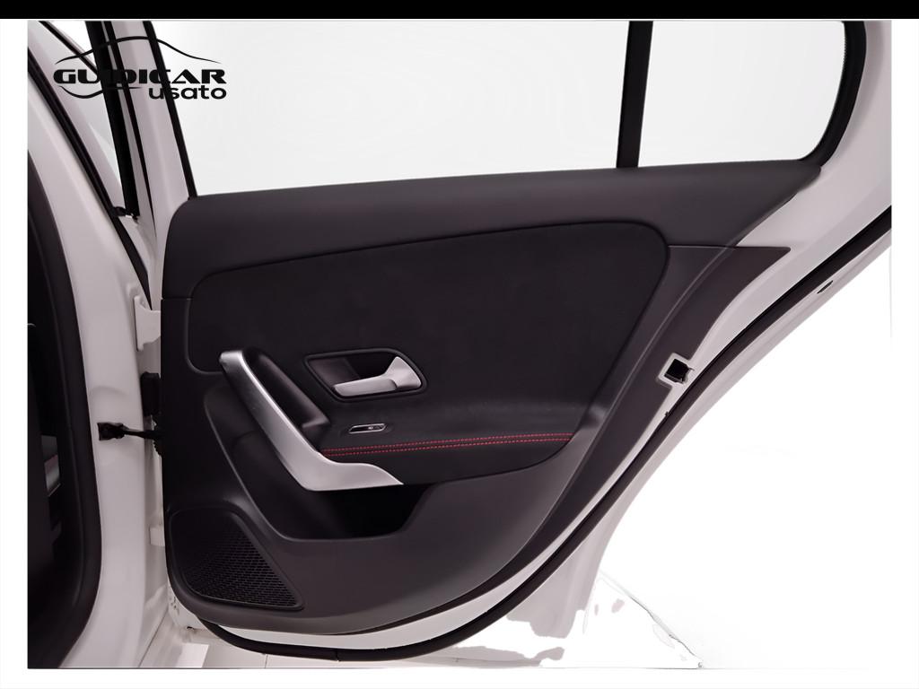 Mercedes-Benz Classe A - W177 2018 - A 180 d Premium auto