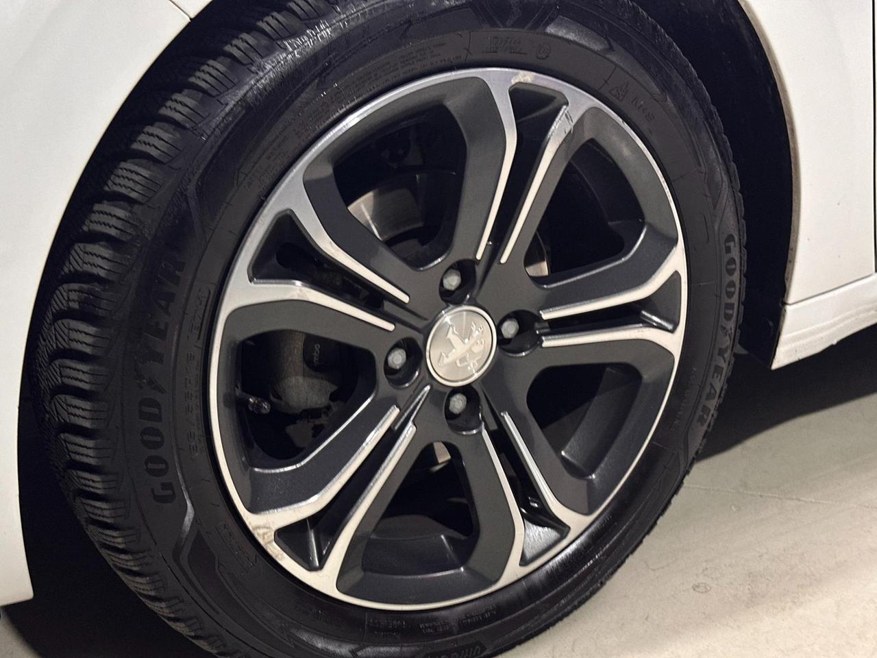 Peugeot 208 5 Porte 208 5p 1.2 e-vti 12v Allure s&s 82cv etg5 (robot)