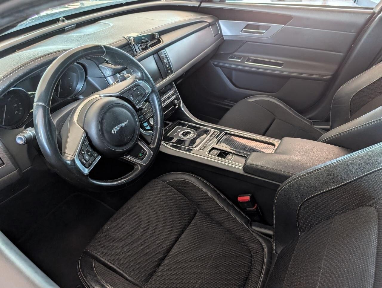 Jaguar XF 2.0 D 180 CV aut. R-Sport