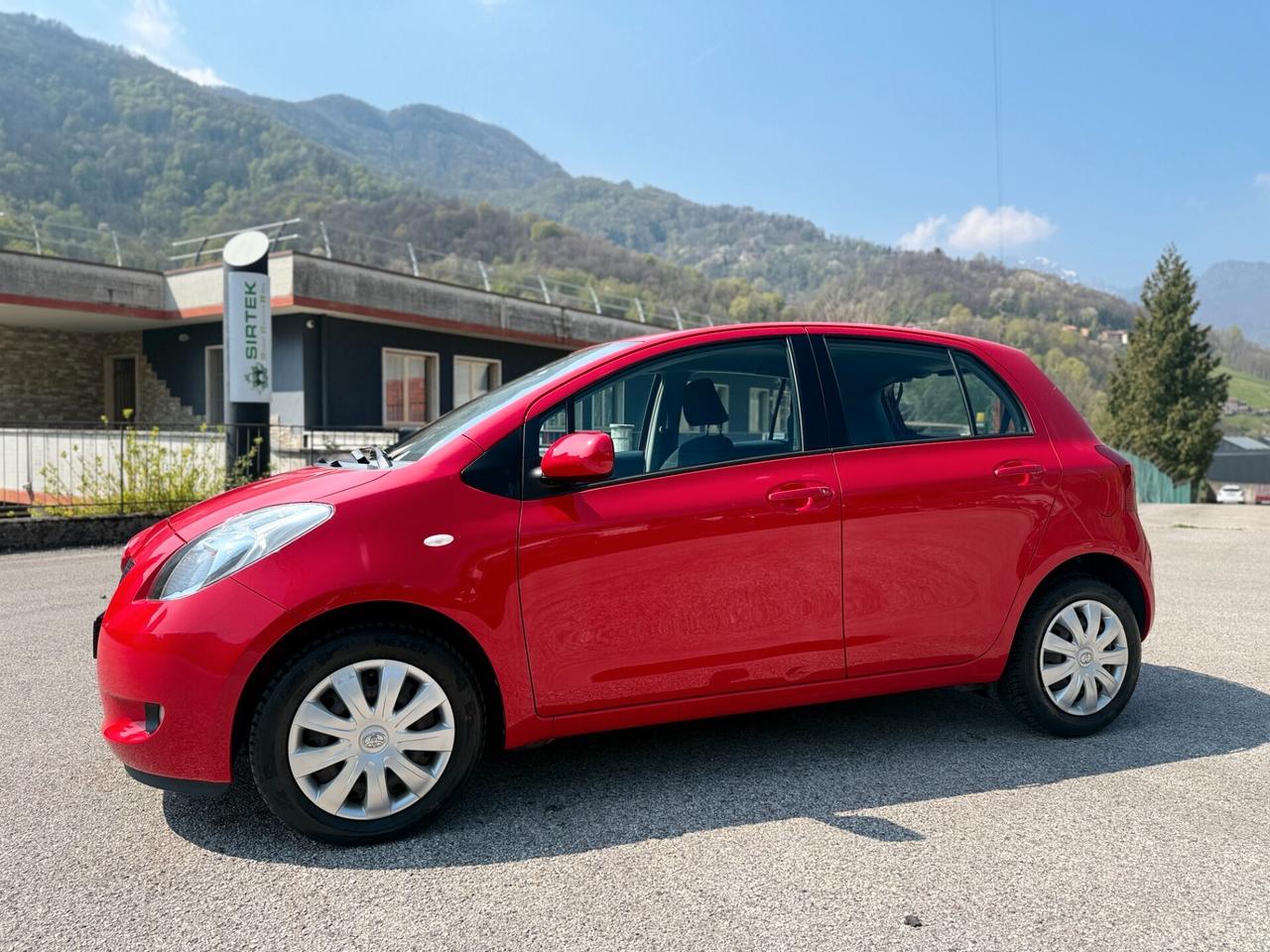 Toyota Yaris 1.3 5 porte Sol 86cv SOLO 17.400 KM