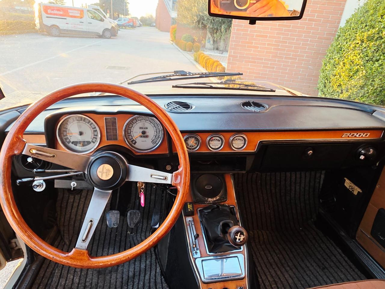 Alfa Romeo 2000 berlina