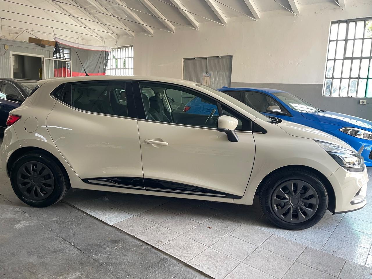 Renault Clio dCi 8V 90CV EDC Start&Stop 5 porte Energy Intens