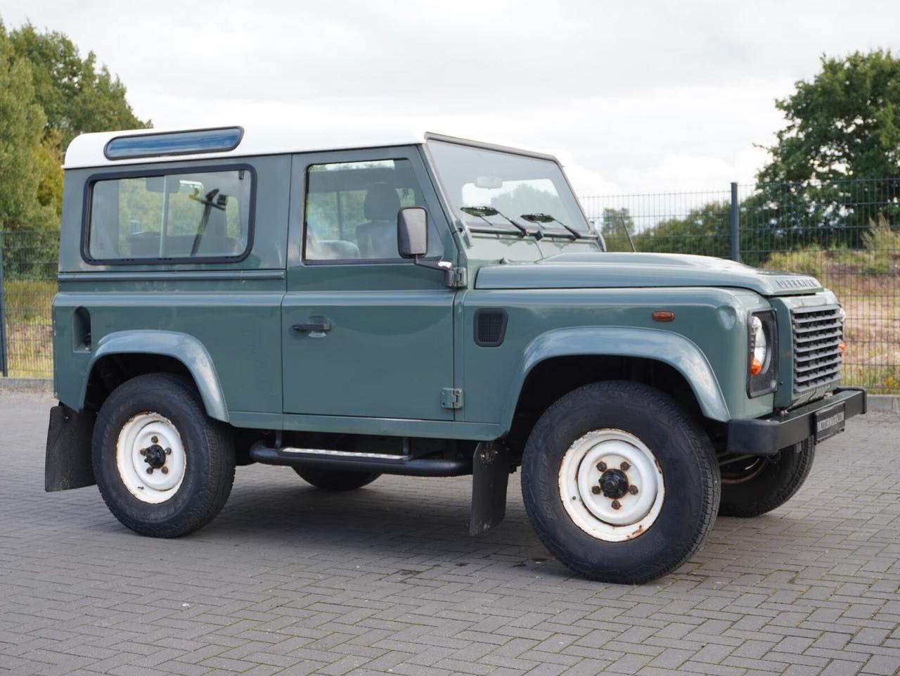 Land Rover Defender 90 TD4 Station Wagon E