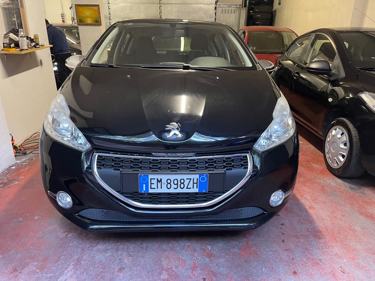 Peugeot 208 1.4 HDi 68 CV 5 porte Access