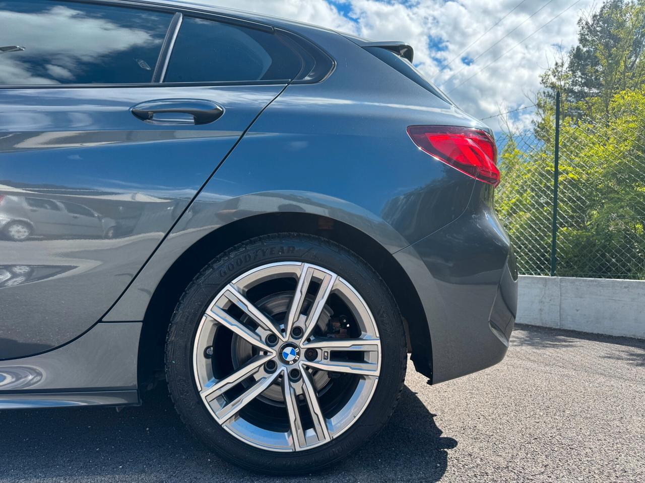 Bmw 118 118d 5p. Msport