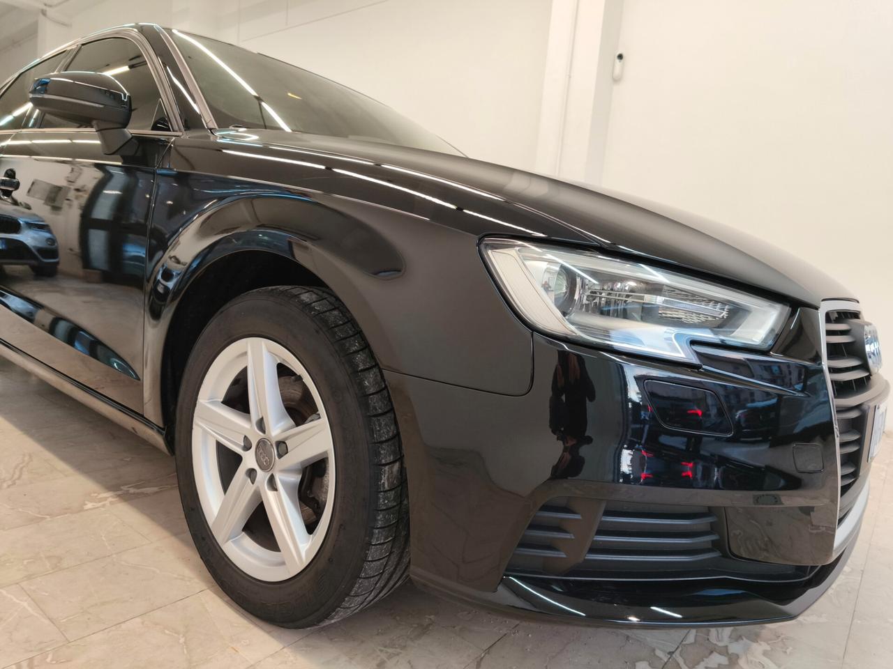 Audi A3 SPB 1.6 tdi S-tronic Navi Xenon Pdc