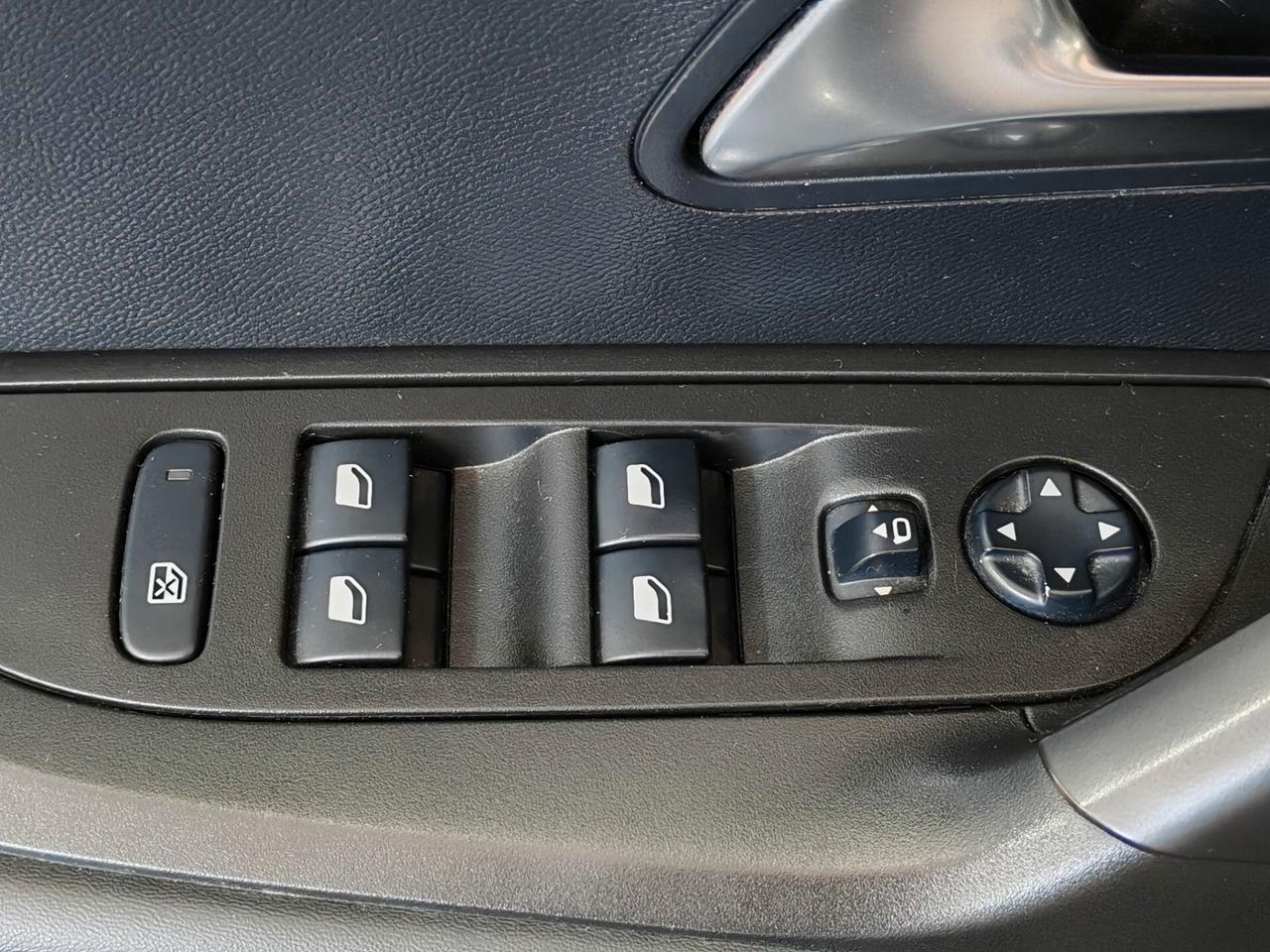 Peugeot 2008 Allure 100 cv - UNICO PROPRIETARIO