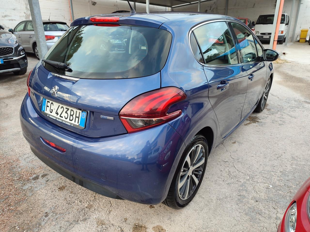 Peugeot 208 PureTech 82 5p. GPL Allure