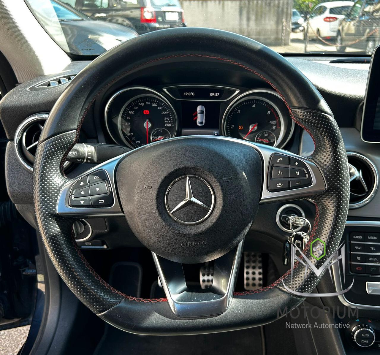 Mercedes-Benz CLA 180D