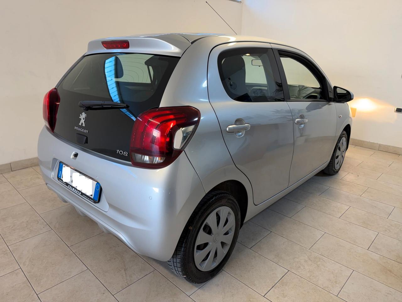 Peugeot 108 5P 1.0 68 CV Allure FULL OPT FRIZIONE NEOPATENTATI TAGLIANDATA